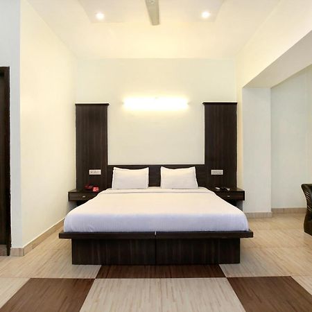 Oyo 9243 Trumpets Hotel Amritsar Buitenkant foto