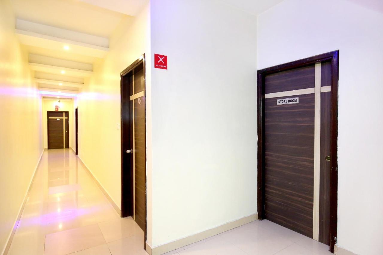 Oyo 9243 Trumpets Hotel Amritsar Buitenkant foto